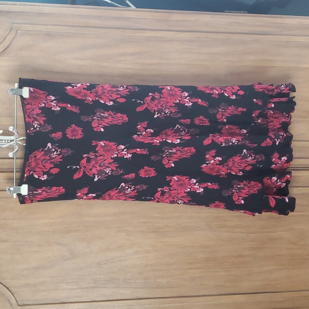 Floral skirt, size 10